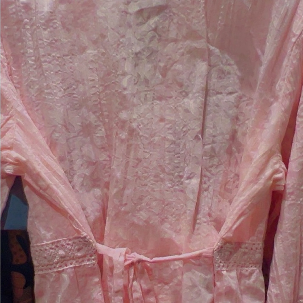 Elegant Pink Lace Short Sleeve Top